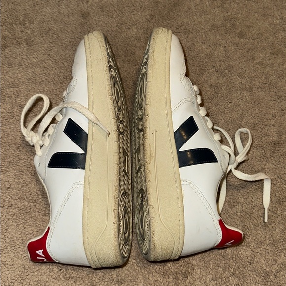 Veja V-10 Leather Sneakers in the Extra White Nautico Pekin - Picture 4 of 9